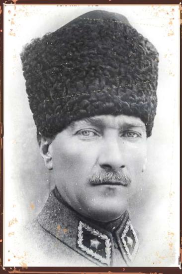 Retro Ahşap Plaka Atatürk Siyah Beyaz